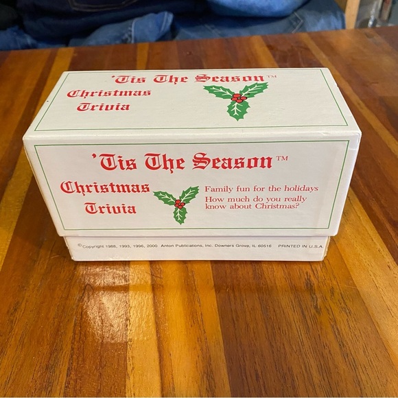 Vintage Christmas Trivia Card Game “Tis the Season” Family Holiday Game 1998 - Picture 6 of 8
